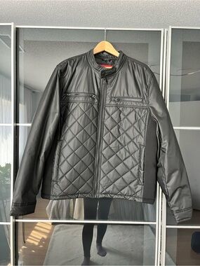 Guess Men’s Black Quilted Panel Zip Jacket